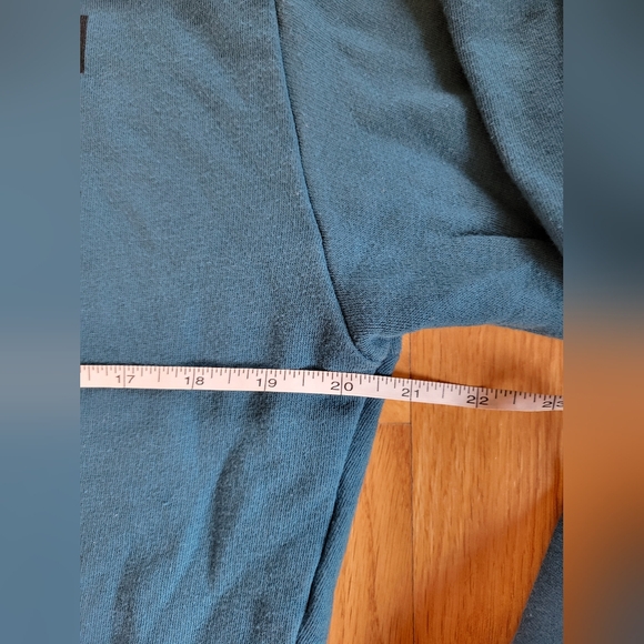Xs PINK brand sweatshirt - Picture 4 of 5